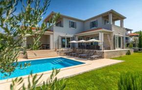 Beautiful Villa Regina with view in Visnjan